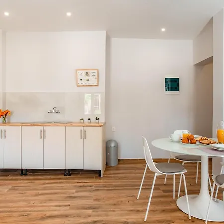 Korina アパート *