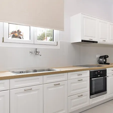 アパート Korina カボス