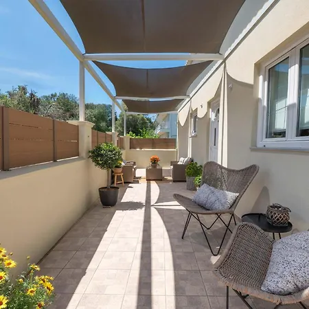 Korina Apartament Kávos