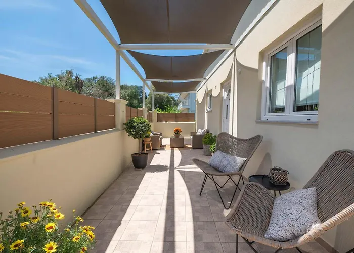 Korina Apartament Kávos